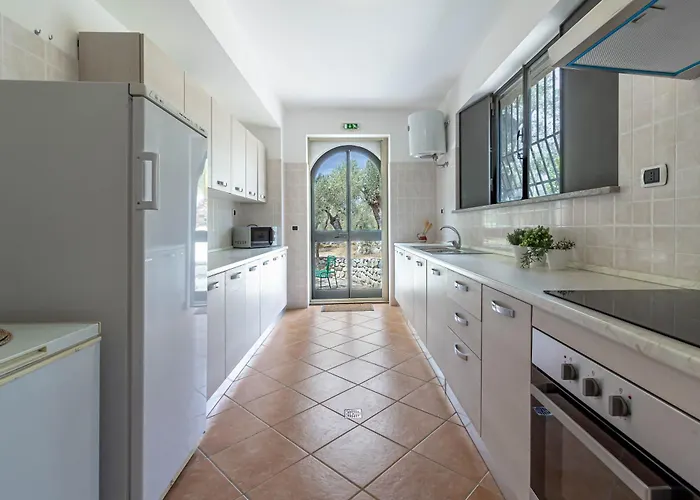 Il Castello Degli Ulivi - In Natura *