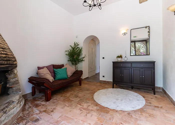 Il Castello Degli Ulivi - In Natura 度假居 罗切拉伊奥尼卡